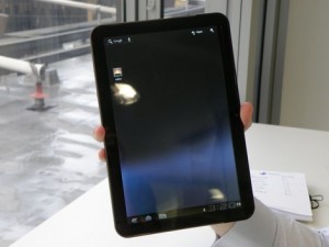 Read more about the article Motorola XOOM – $799 at Verizon, Wi-Fi only around $600