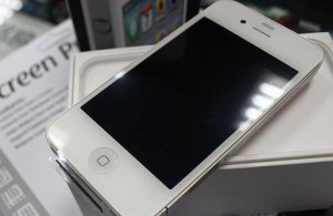 Read more about the article 64GB white iPhone prototype