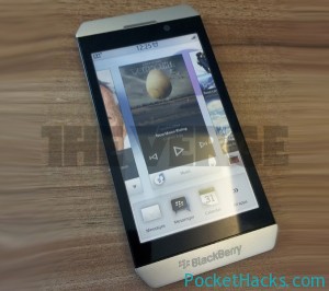Read more about the article Pictures of the first BlackBerry 10 device