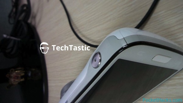 Samsung Galaxy S4 Zoom - First Leaked Photos