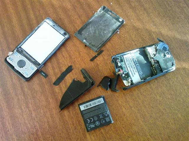 Read more about the article HTC Touch Pro – car smashed